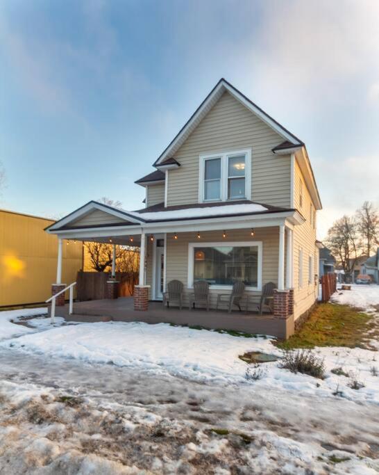 A Very Unique Quirky And Comfortable Home Spokane Exterior foto