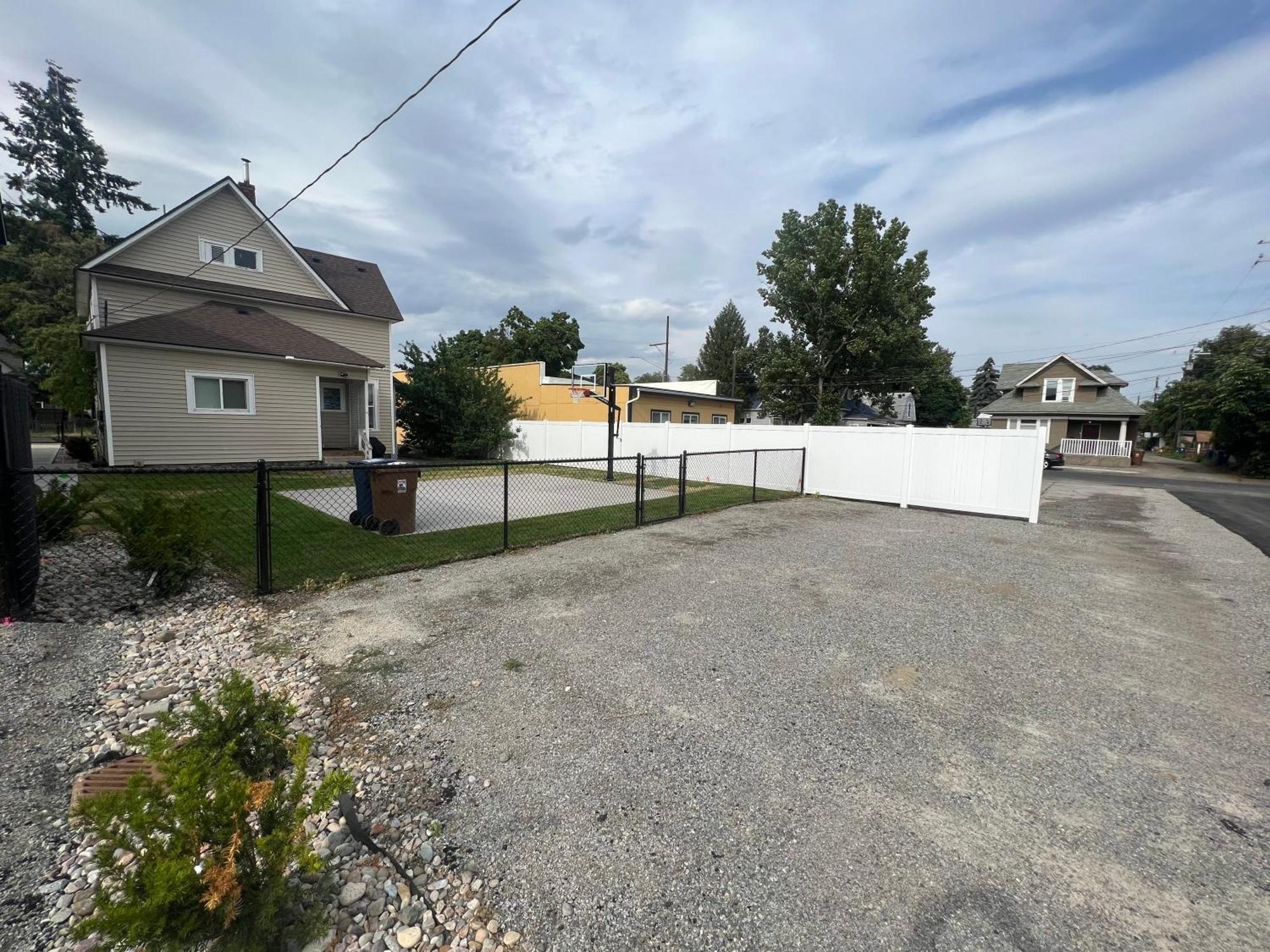 A Very Unique Quirky And Comfortable Home Spokane Exterior foto