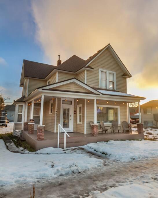 A Very Unique Quirky And Comfortable Home Spokane Exterior foto