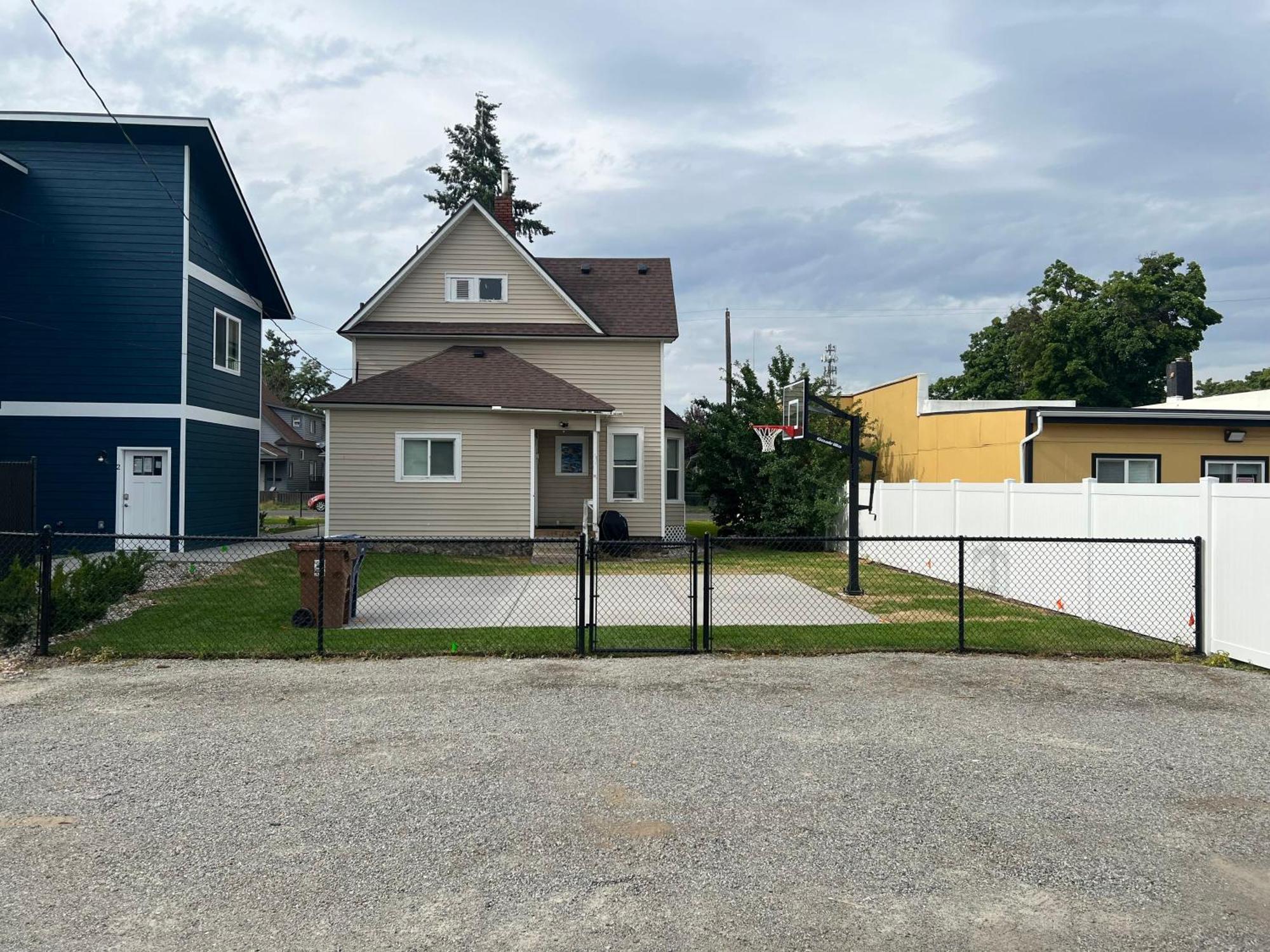 A Very Unique Quirky And Comfortable Home Spokane Exterior foto