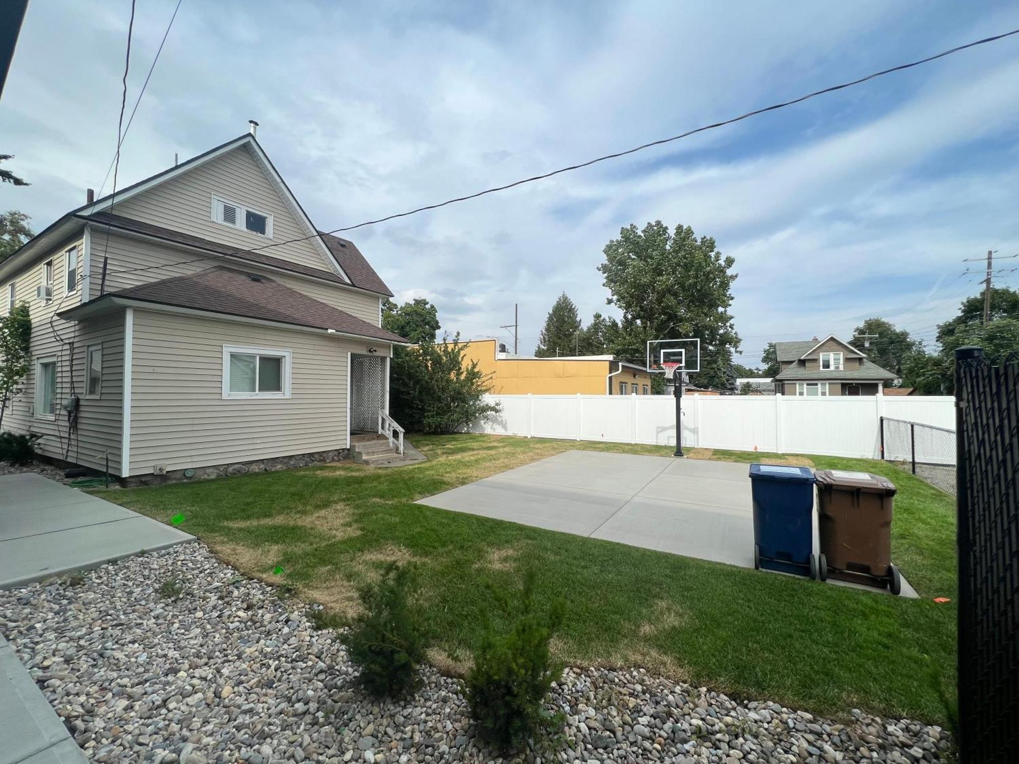 A Very Unique Quirky And Comfortable Home Spokane Exterior foto