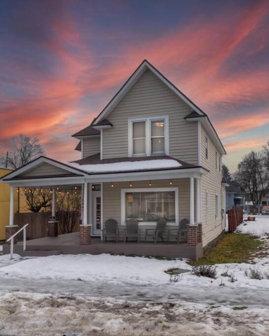 A Very Unique Quirky And Comfortable Home Spokane Exterior foto