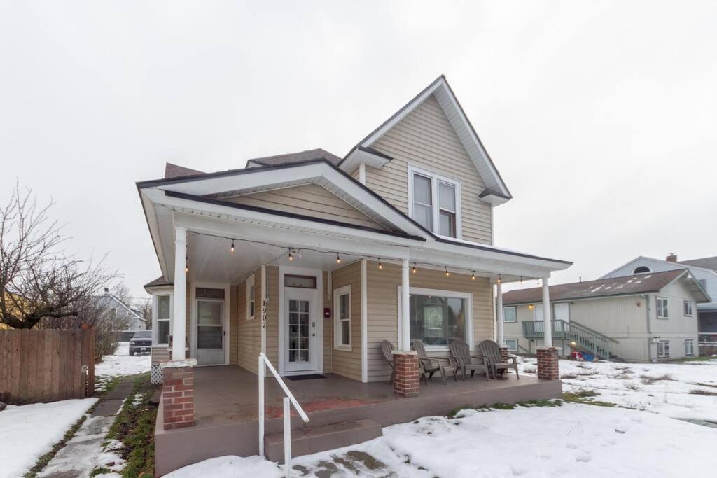 A Very Unique Quirky And Comfortable Home Spokane Exterior foto