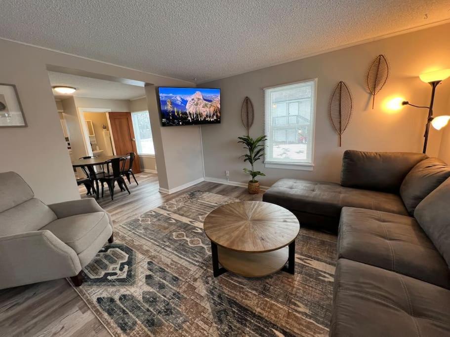 A Very Unique Quirky And Comfortable Home Spokane Exterior foto